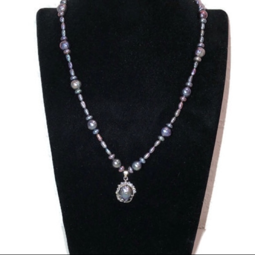 Color Pearl Necklace and Pendant 18” NWOT